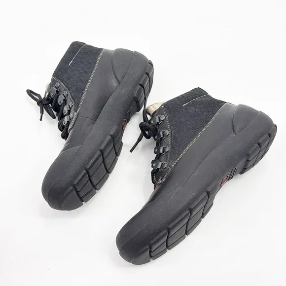 Coach Dyanne Leather Ankle Boot size 6 Black Logo