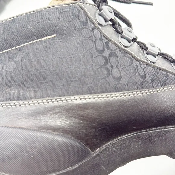 Coach Dyanne Leather Ankle Boot size 6 Black Logo