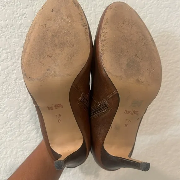 Coach healed boots size 7.5