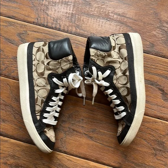 Coach Women's Black and Tan High-Top Sneakers