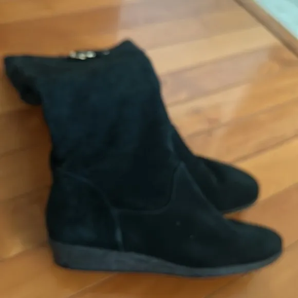 Cole haan black suede boots size 11 m