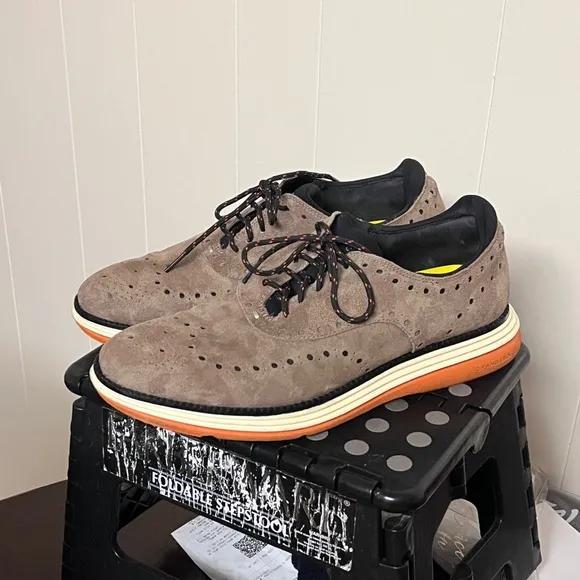Cole Haan Men’s Beige Suede Oxford Sneakers Sz 8.5