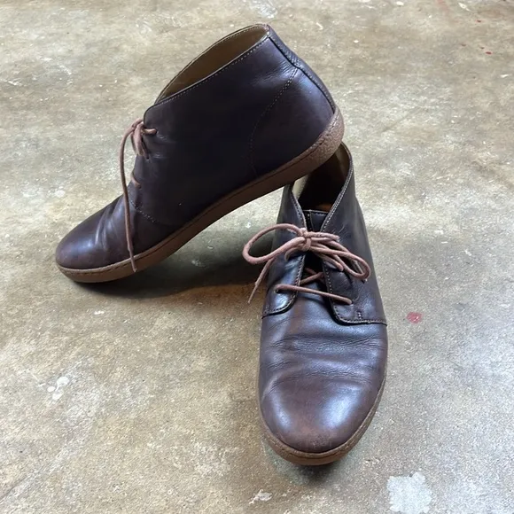 Cole Haan Men's Brown Leather Shoes with Vibram Soles Size: 10 1/2