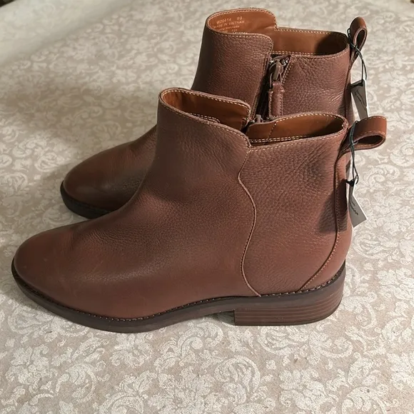 Cole Haan~ new~ Waterproof River Chelsea Sequoia Leather Ankle Boots in size 9