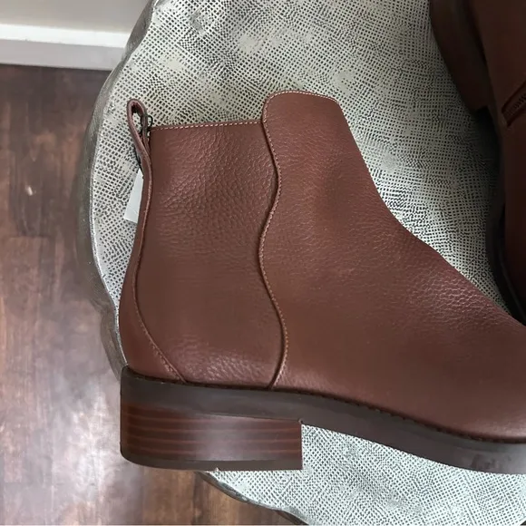 Cole Haan~ new~ Waterproof River Chelsea Sequoia Leather Ankle Boots in size 9