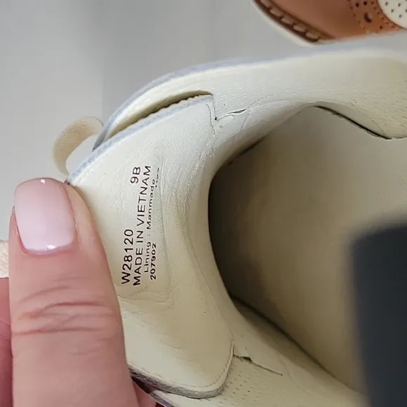 Cole Haan Tan and White Original Wingtip Oxford Shoes Womens Size 9