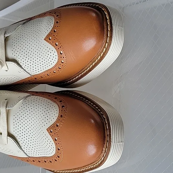 Cole Haan Tan and White Original Wingtip Oxford Shoes Womens Size 9