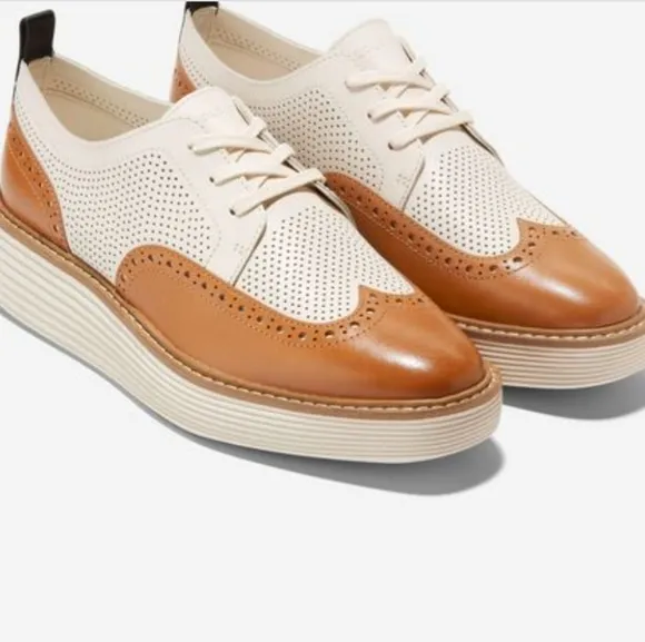 Cole Haan Tan and White Original Wingtip Oxford Shoes Womens Size 9