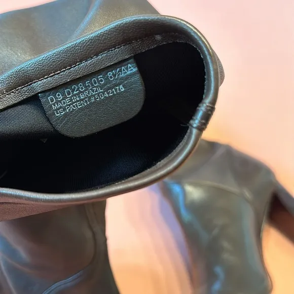 Cole Haan Very Soft Leather Boots. Made in Brazil. Brown. Size 8.5 AA