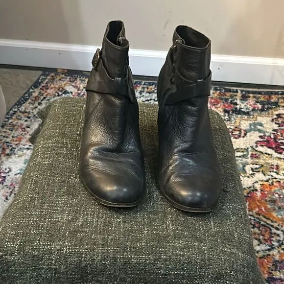 Cole Haan D41598 Black Leather Zip Heeled Ankle Boots Womens Size 10 1/2 B