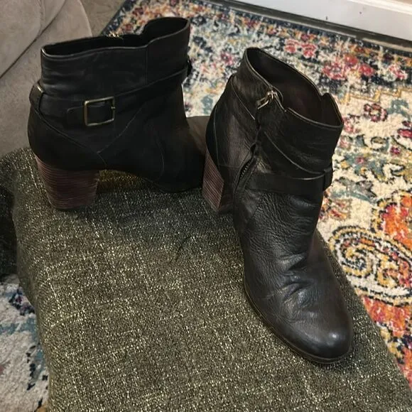 Cole Haan D41598 Black Leather Zip Heeled Ankle Boots Womens Size 10 1/2 B