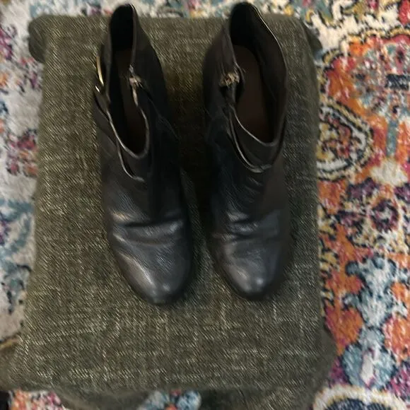 Cole Haan D41598 Black Leather Zip Heeled Ankle Boots Womens Size 10 1/2 B