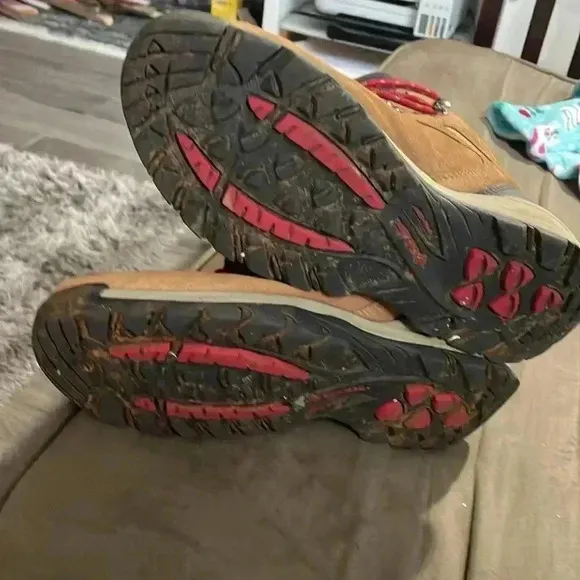 Colombia Newton ridge waterproof amped hiking boot