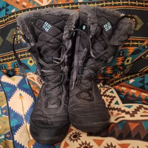 Columbia snow boots