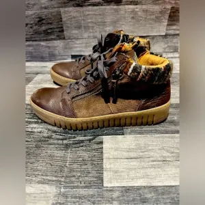Comfortiva Women Size 8.5M‎ CT0017000 Brown Leather Ankle Suede Zip Sneakers
