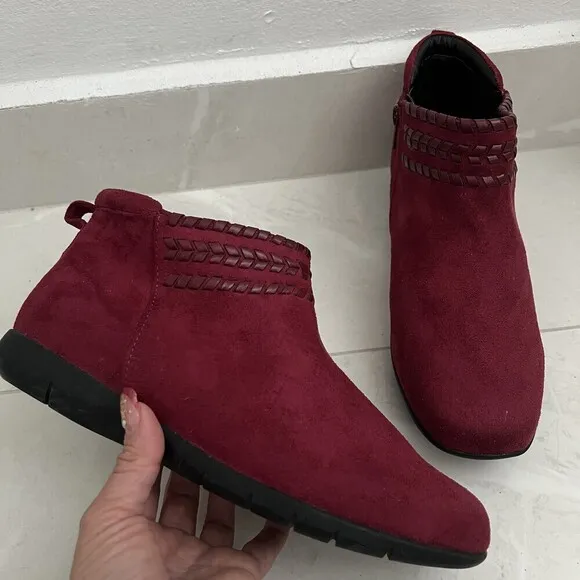Comfortview Suede Ankle Boots bootie size 7.5 Burgundy Wide Red Whipstitch