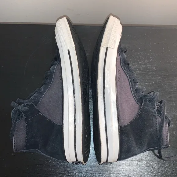 Converse Chuck Taylor 70 All Star High Top Black. Size: Men’s 8/Women’s 10.