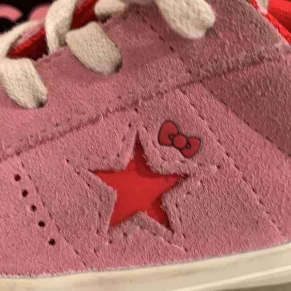 Converse Hello Kitty One Star girls sneakers