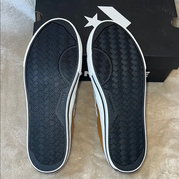 Converse Men's Brown Sneakers.  Size 6