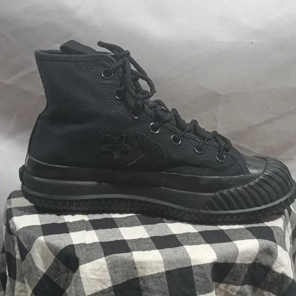 Converse mountain club Bosey high tops black 166221C men's size6 women's size7.5