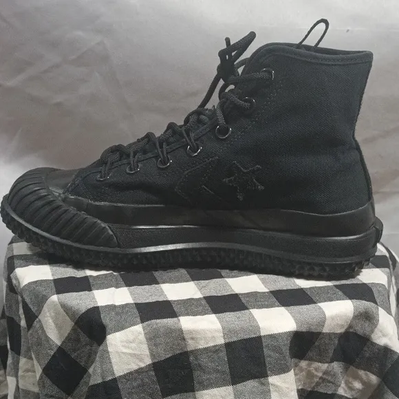 Converse mountain club Bosey high tops black 166221C men's size6 women's size7.5