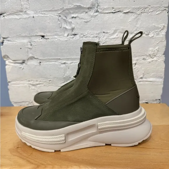 Converse Run Star Legacy Chelsea CX Platform Suede Women’s 7.5 / Men’s 6