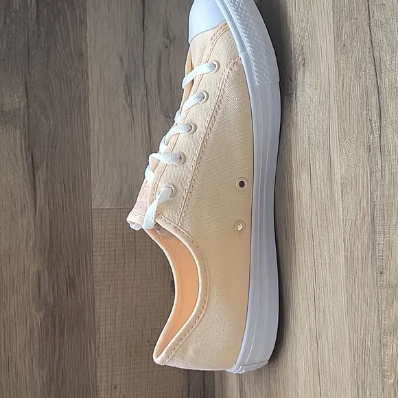 Converse shoes for women Brand new in the box no lid authentic uper textile