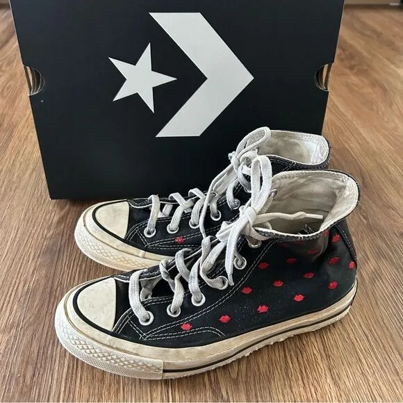 CONVERSE all Star Chuck Taylor hi top kiss lips embroidered lace up shoes sz7