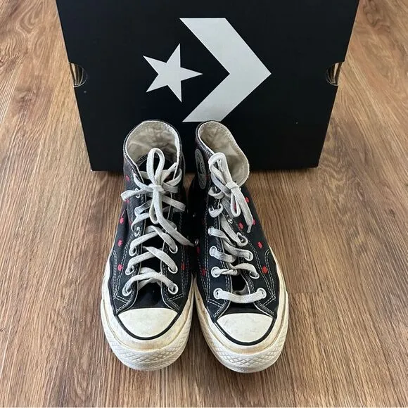 CONVERSE all Star Chuck Taylor hi top kiss lips embroidered lace up shoes sz7