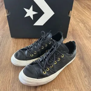 CONVERSE Chuck Taylor all star black leather lace up shoes sneakers women's 8