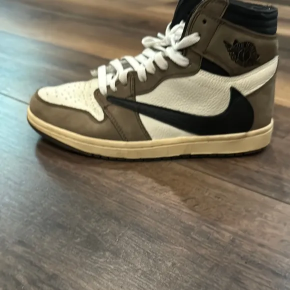 COPY- Travis Scott’s high top