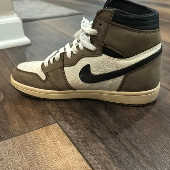 COPY- Travis Scott’s high top