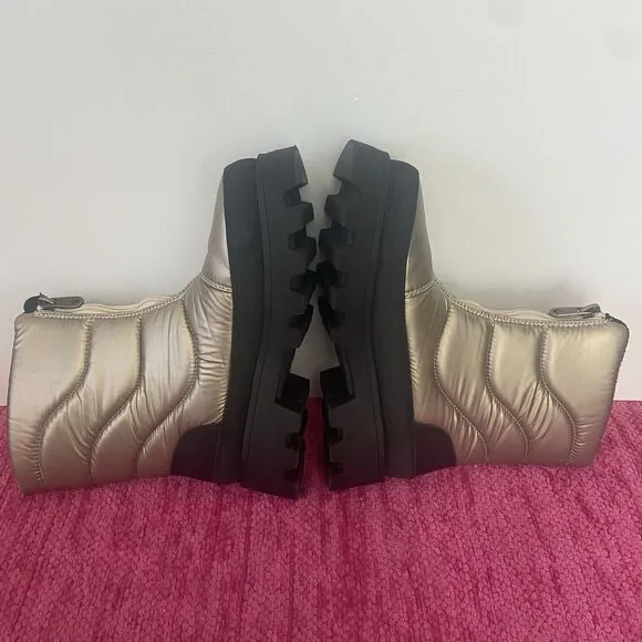 Cougar Savvy Waterproof Puffer Boots Metallic Gold Size 9