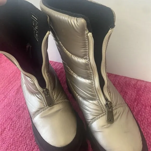 Cougar Savvy Waterproof Puffer Boots Metallic Gold Size 9