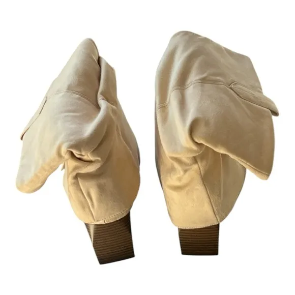 Coutgo Cream Heeled Boots with Slouchy Suede Design