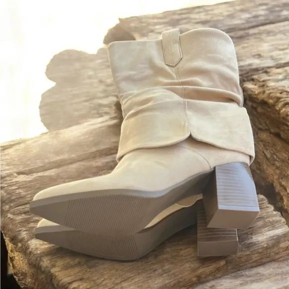 Coutgo Cream Heeled Boots with Slouchy Suede Design