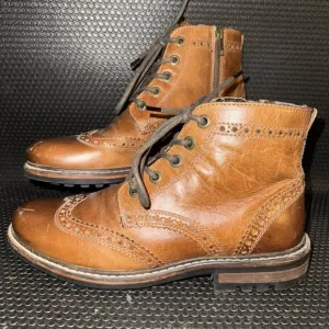CREVO Chukka Ankle Boots Brown Leather SPEAK EASIER Oxford Wingtip Mens Size 8.5