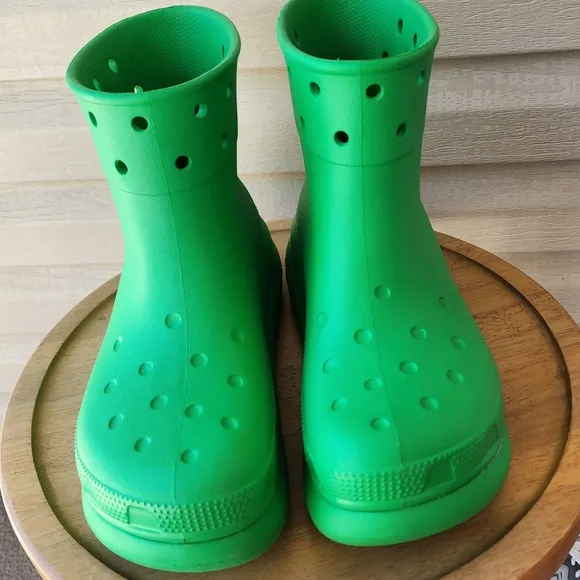 Crocs classic Crush rain platform boots green color