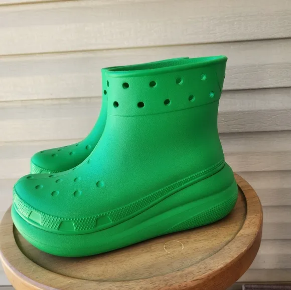 Crocs classic Crush rain platform boots green color