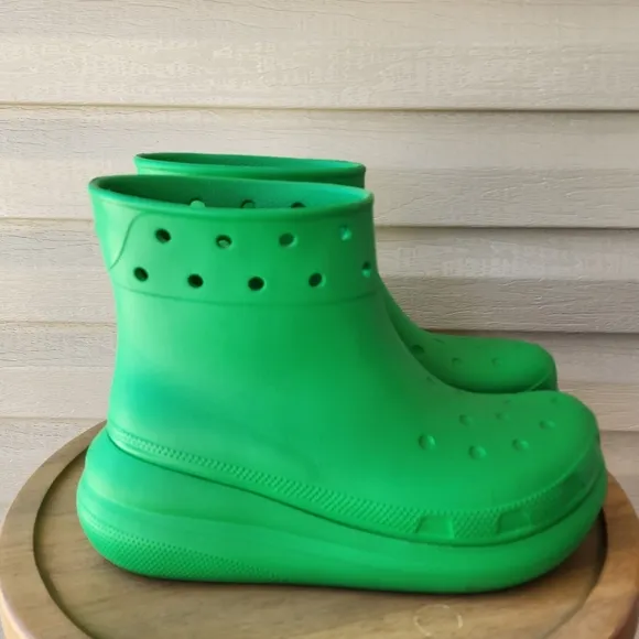 Crocs classic Crush rain platform boots green color