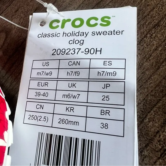 CROCS Classic Holiday Sweater Unisex Clog Size 9 or 7