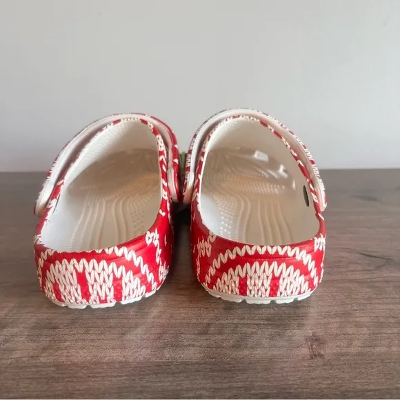 CROCS Classic Holiday Sweater Unisex Clog Size 9 or 7