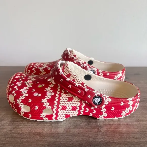 CROCS Classic Holiday Sweater Unisex Clog Size 9 or 7