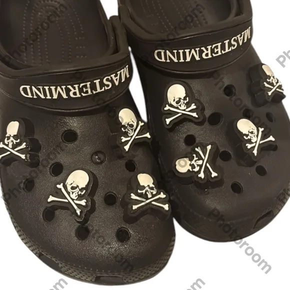 Crocs mastermind Japan gothic skeleton size 10 men’s woman 12