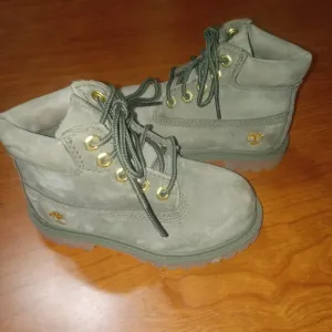 Cutest ever Toddler Timberlands Genuine green Leather just like adults size 8