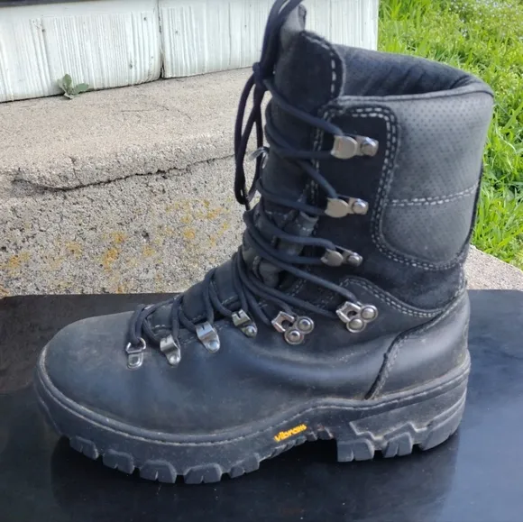 DANNER Women's Size 6 (EE) Wildland Tactical Firefighter Boots 8&quot; 18054 Soft Toe