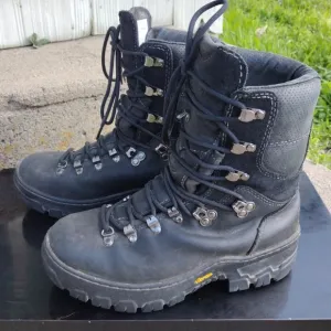 DANNER Women's Size 6 (EE) Wildland Tactical Firefighter Boots 8&quot; 18054 Soft Toe