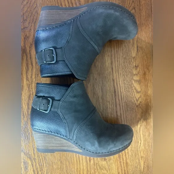 Dansko Shirley Wedge Ankle Boots Women's 38 US Size 7.5-8 Gray Suede Leather