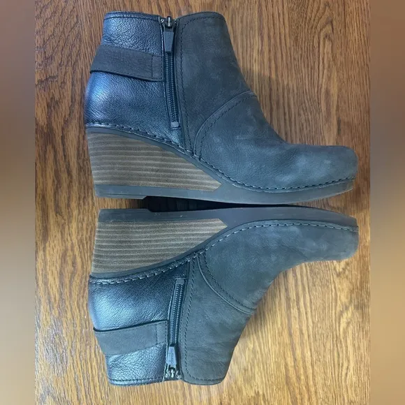 Dansko Shirley Wedge Ankle Boots Women's 38 US Size 7.5-8 Gray Suede Leather
