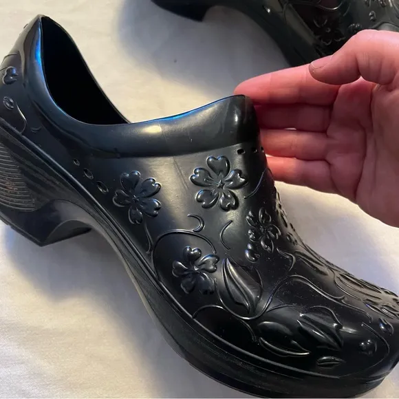 Dansko Women's Black Floral side holes breathable Clogs